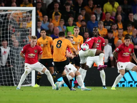 Đối tác chốt giá bán đứt "trạm trung chuyển" tuyệt vời cho Man Utd