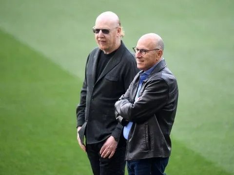 Cảnh sát xuất hiện ở sân tập Man Utd