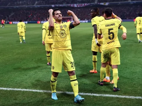 Xác định 8 đội vào vòng tứ kết Champions League