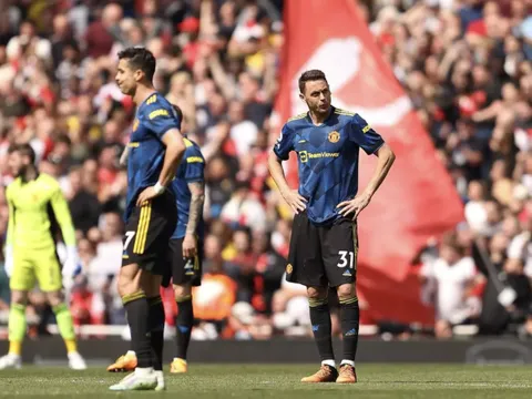 Xavi: Barca thời hậu Messi tương tự như MU