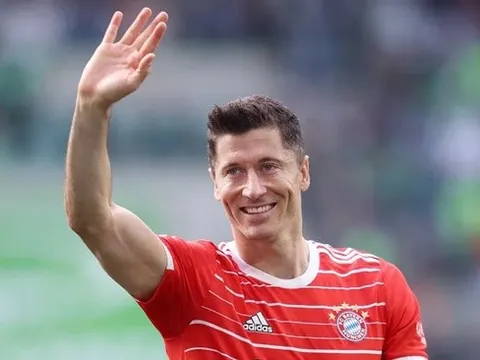 Xavi công khai thương vụ Lewandowski