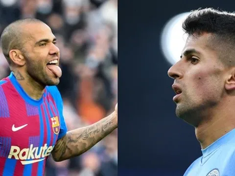 Xavi đang biến Alves thành phiên bản Cancelo của Pep Guardiola