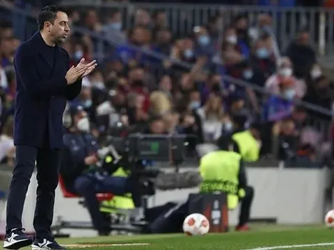 Xavi lại lên tiếng về việc Dembele bị huýt sáo