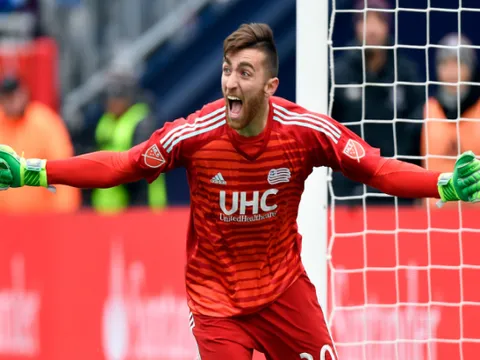 Arsenal chuẩn bị đón tân binh đầu tiên, Leno trên đường rời Emirates