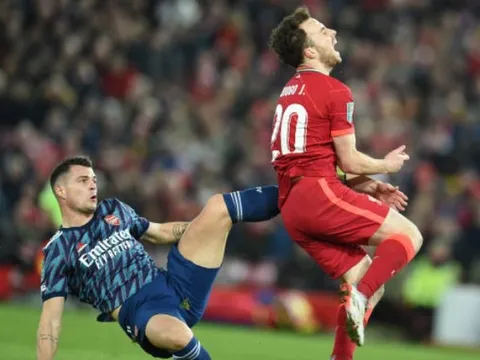 Xhaka lên tiếng về chiếc thẻ đỏ trong trận Liverpool