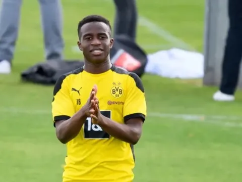 XONG! Dortmund đưa ra quyết định trọng đại, "thần đồng" 16 tuổi sắp viết nên lịch sử