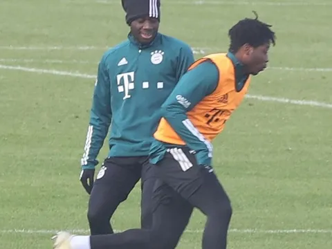 XONG! Hình ảnh đáng chú ý xuất hiện, Bayern Munich mừng rỡ vì "máy chạy"