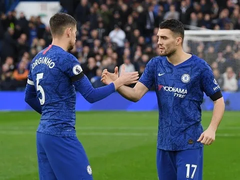 Người đại diện lên tiếng, "máy đếm nhịp" có thể rời Chelsea