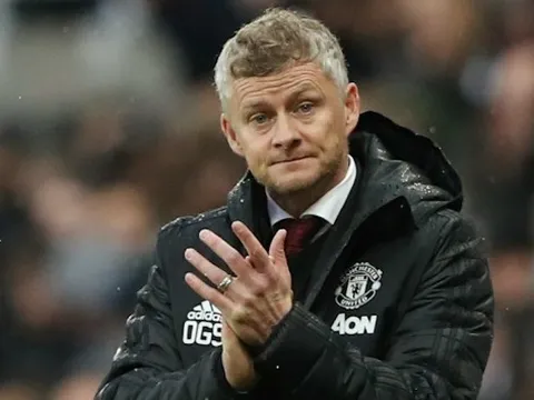 XONG! Nói sự thật về Lindelof, Solskjaer chốt luôn khả năng mua trung vệ