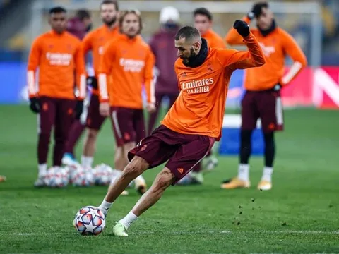 XONG! Sát thủ số 1 ở Real Madrid trở lại, tung hoành ngang dọc trên sân tập