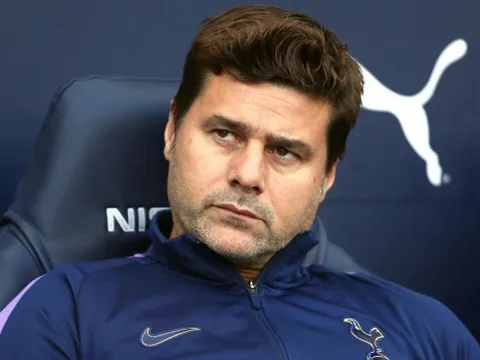 XONG! Tottenham thảm bại, Pochettino chốt luôn tương lai