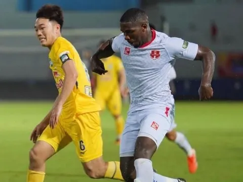 Xuân Trường mắc lỗi khiến HAGL thua đậm Hải Phòng