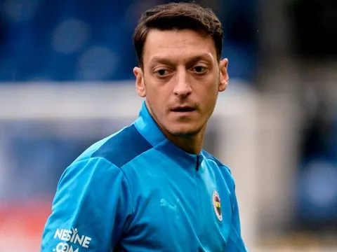Xuất hiện CLB sẵn sàng đưa Mesut Ozil trở lại nước Anh