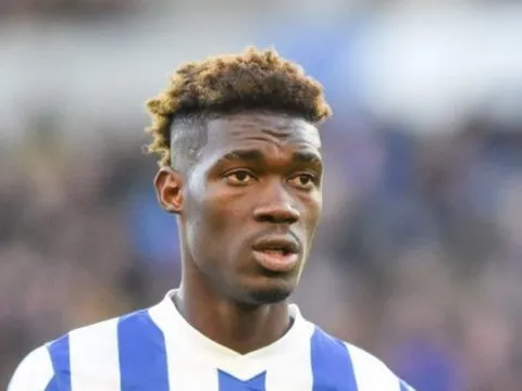 Yves Bissouma có gì hơn các tiền vệ Tottenham?