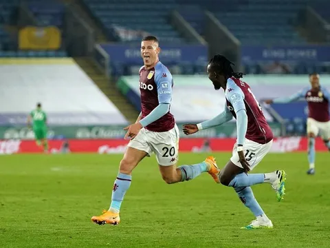 CĐV Chelsea: "Cậu ấy đang trở thành Iniesta, hủy HĐ ngay và luôn đi!"