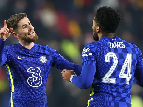Chelsea, Arsenal hay Liverpool? Ferdinand chọn nhà vô địch League Cup