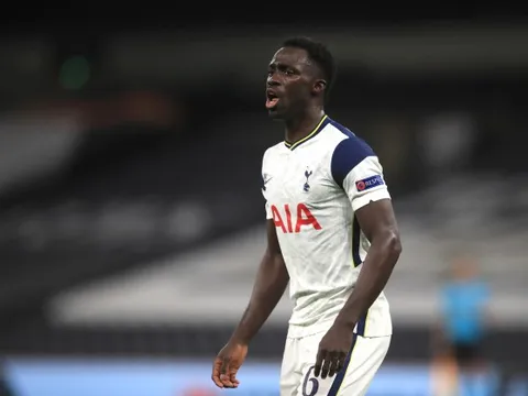 Người đại diện lên tiếng về tin Van de Beek chủ động liên hệ Barca