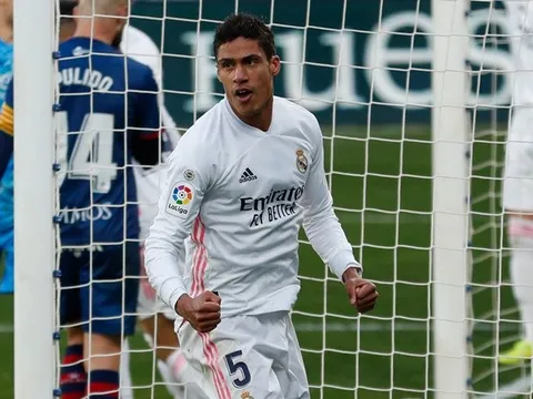 SỐC! Raphael Varane khiến Zidane văng tục sau trận Real - Osasuna