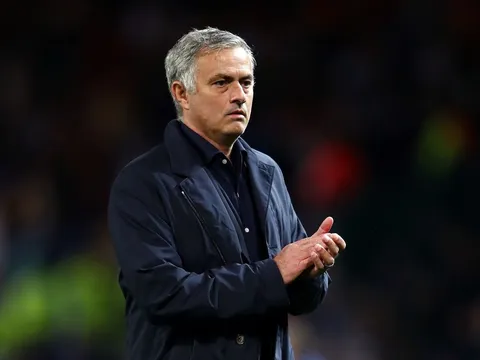 Zidane: "Vụ Mourinho đang làm phiền tôi"