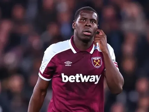 Zouma trả giá bằng túi tiền sau sự việc hành hung mèo