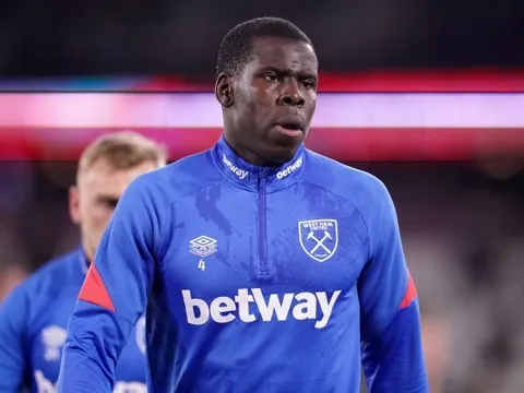 Zouma trả giá đắt giống Greenwood
