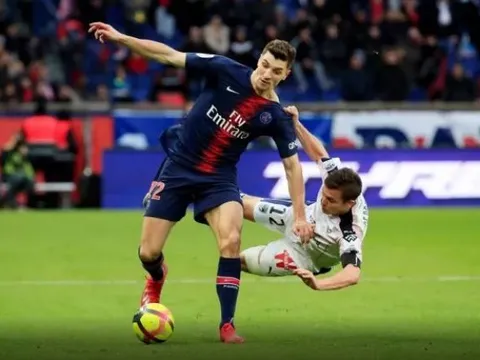 Fan Quỷ đỏ: "Tạ ơn Chúa là cậu ấy không đến Man Utd"