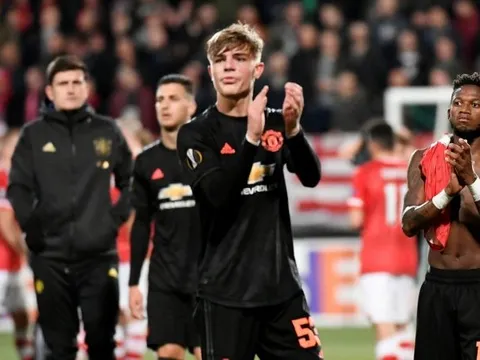 Fan Man Utd: "Chúng ta đã thổi phồng cậu ấy rồi"