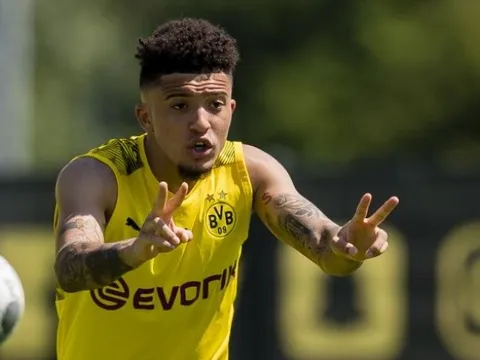 Liverpool khó cạnh tranh chữ ký Sancho với Man Utd