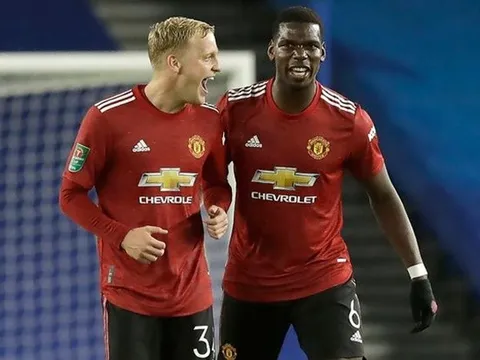 Neville: "Tôi tin cậu ấy sẽ thành công tại Man United"