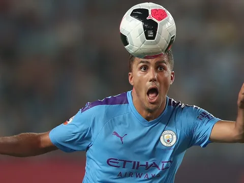 Tân binh đá quá ấn tượng, Fernandinho không kìm được những "lời có cánh"