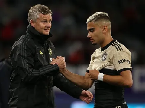 Không mua được tiền vệ, Solskjaer vẫn an tâm với ngôi sao sẵn có