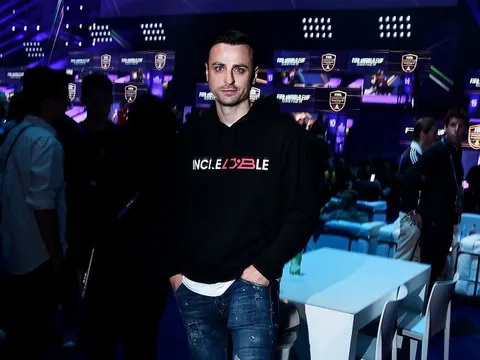 "Một hiện tượng, một rất dị" - Berbatov chỉ rõ 2 cái tên nguy hiểm nhất Arsenal