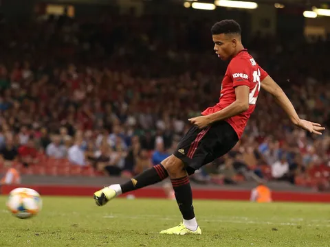 Solskjaer: "Cậu ấy thuận cả 2 chân, giống tôi ngày trước!"
