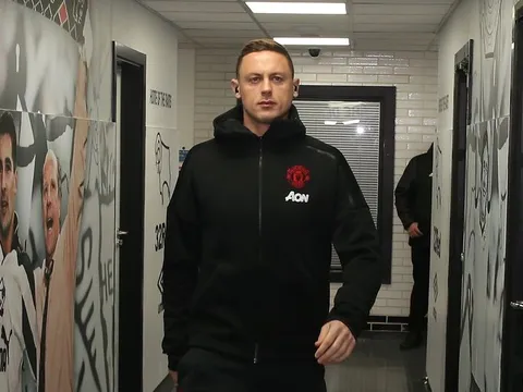 BLĐ hờ hững, tương lai "máy quét Man Utd" vẫn chưa sáng tỏ