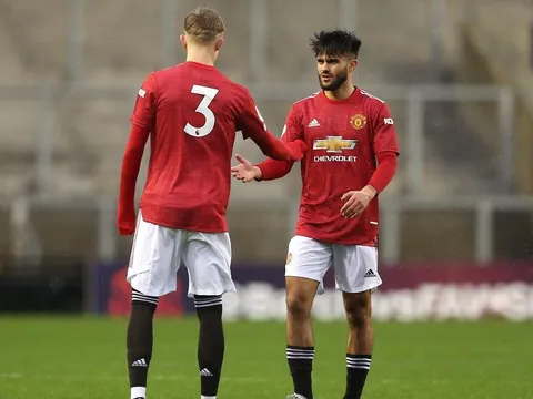 Thanh lọc lực lượng, Man Utd tạm biệt 4 "nạn nhân" đầu tiên