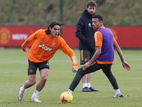 CĐV Man Utd sẽ phát rồ với hình ảnh này của Edinson Cavani