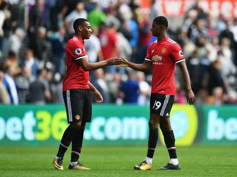Rashford và Martial, Berbatov chọn ai?