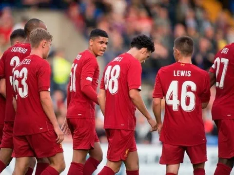 Klopp điểm tên từng ‘sao trẻ’, khen ngợi sau màn khởi động ấn tượng