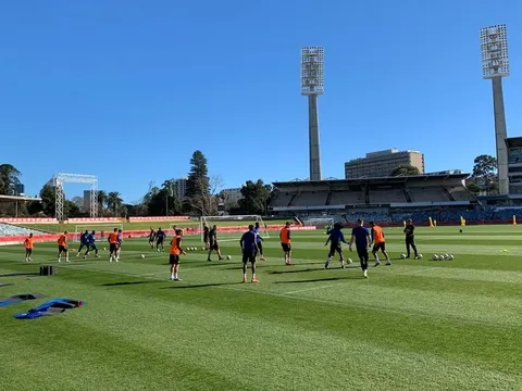 Tiếng "Jimmy, Jimmy" được hô vang suốt buổi tập của Man Utd