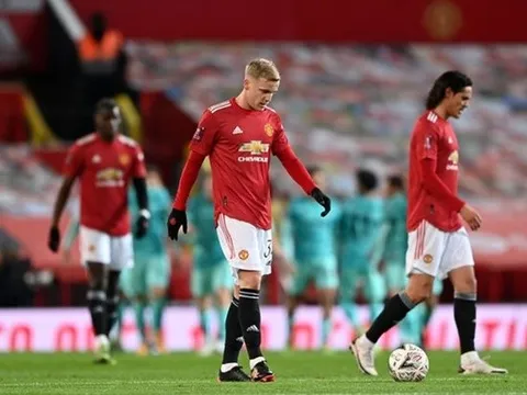 Van de Beek đá chính, CĐV Man United lập tức đưa ra 1 nhận định