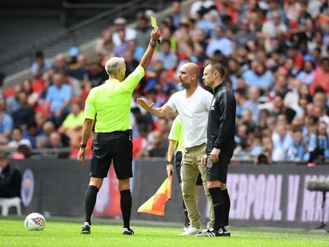 Vì sao Pep phải nhận thẻ vàng đầu tiên cho giới cầm quân tại PL?