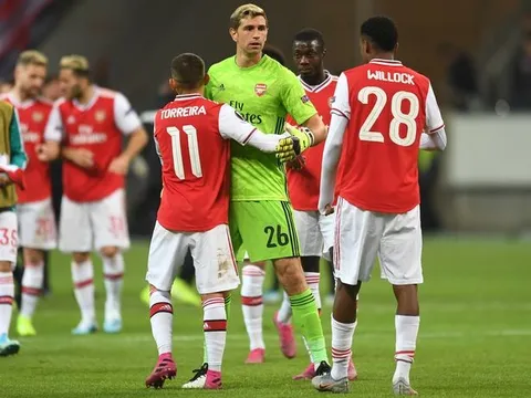 "Wenger luôn nói tôi là tương lai Arsenal, tôi muốn lấy áo số 1"