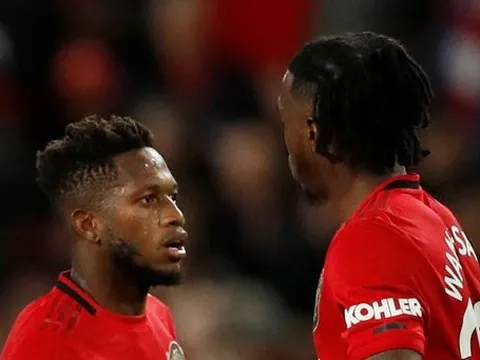 CHOÁNG! 'Bom tấn' Man Utd bị dắt mũi nhiều nhất Châu Âu