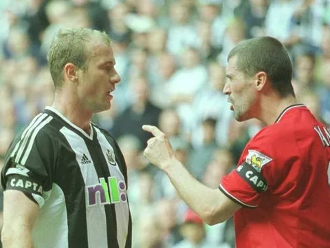 'Tôi không dám vào đường hầm, vì Roy Keane đang chờ ở đó'