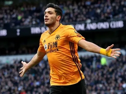 Raul Jimenez đáp trả tin đồn được Man Utd liên hệ