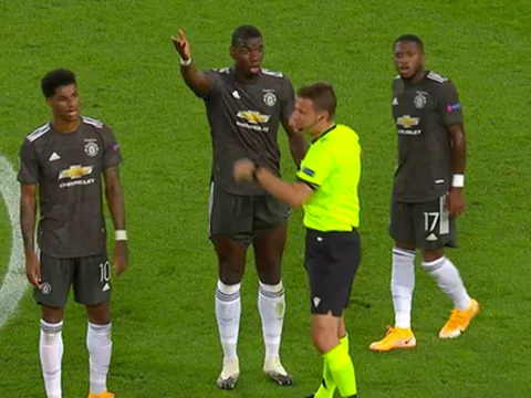 VAR "câm lặng", Man United đã nhận bàn thua oan uổng?