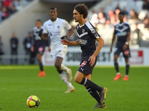 Vida, Soyuncu, N'Zonzi và những ngôi sao Arsenal đã may mắn khi không chiêu mộ