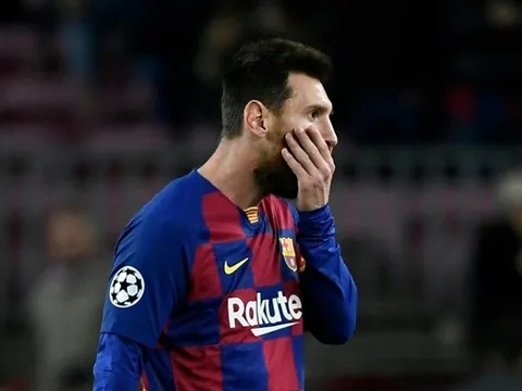 Thua thảm trước Real, Barca trở về nhà với bầu không khí 'tang tóc'