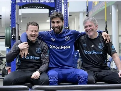 "Barca không thể giúp cậu ấy, vì thế rời đi là tốt nhất"