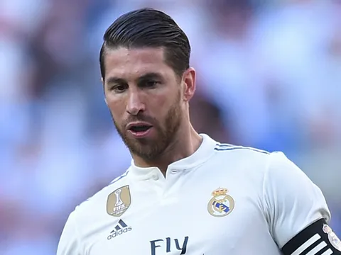 Anh trai ám chỉ Real Madrid đối xử tệ với Sergio Ramos